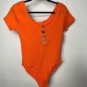 Short-sleeve body suit